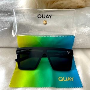 Quay Hindsight Polarized Sunglasses (Black/Smoke)